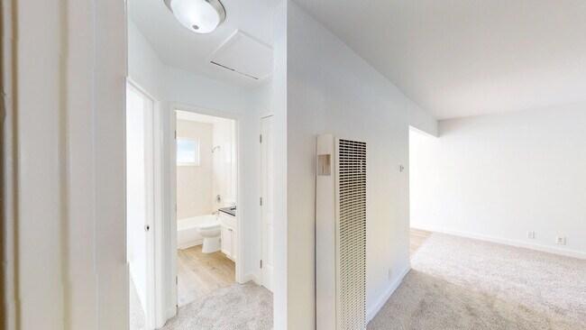 Building Photo - 15415 Marty Dr