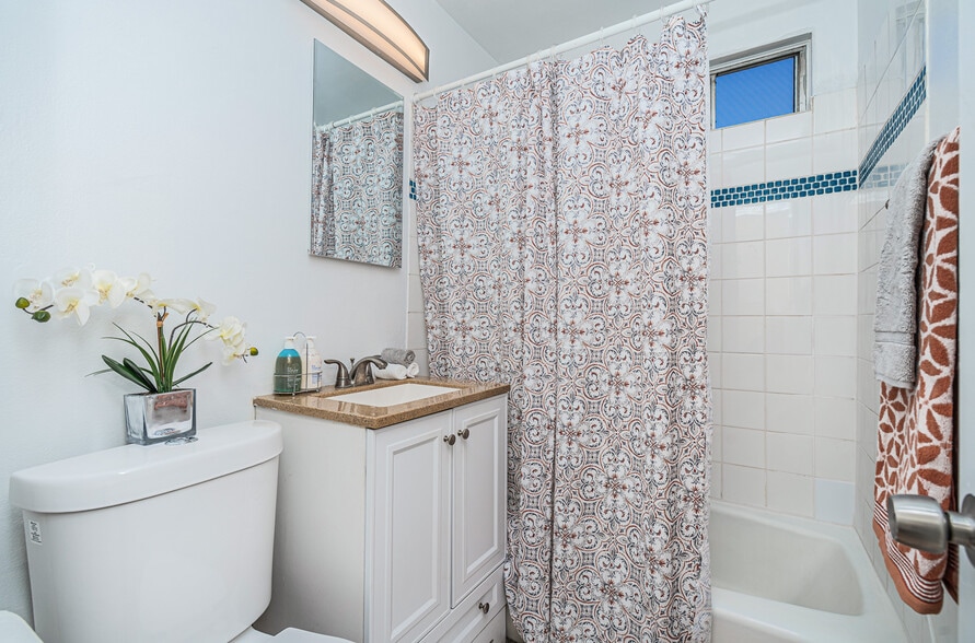 Building Photo - 4821 Jumano Ave