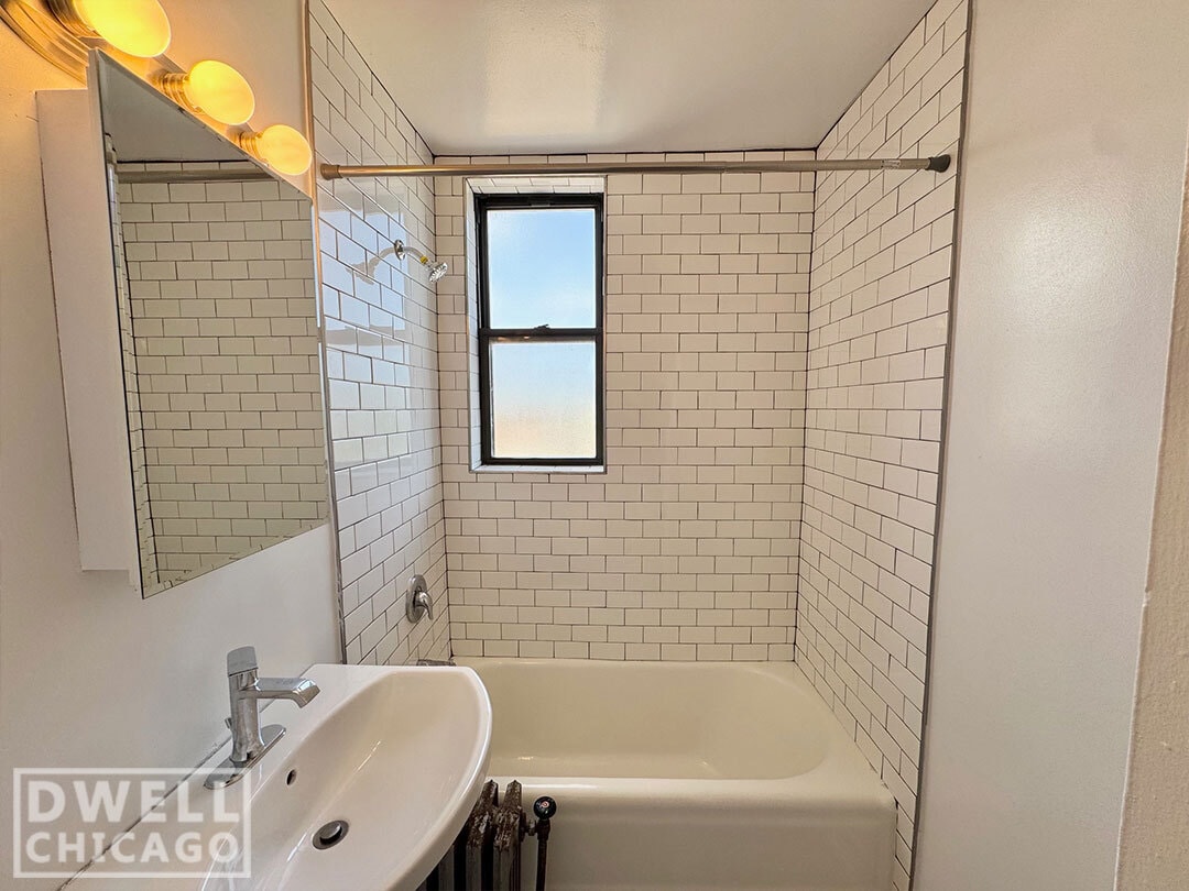 Building Photo - 2770 N Milwaukee Ave