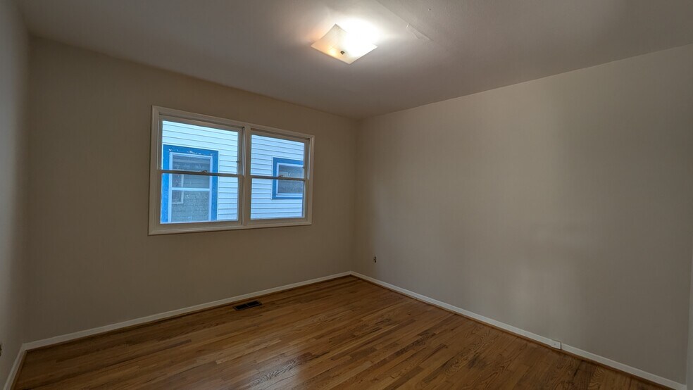 Building Photo - 3437 SE Francis St