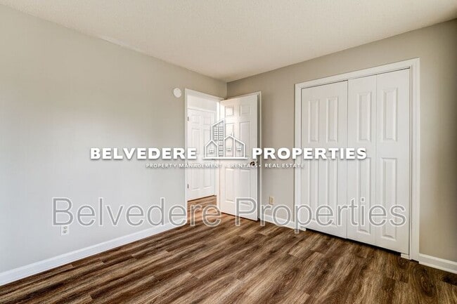 Building Photo - 5934 W Friendly Ave