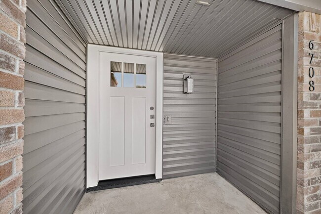 Building Photo - Newly Renovated Home In Watauga Ready To Be Yours!!!!