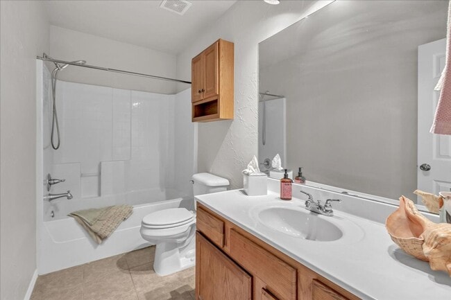 Building Photo - Adorable remodel in Yukon/Mustang schools