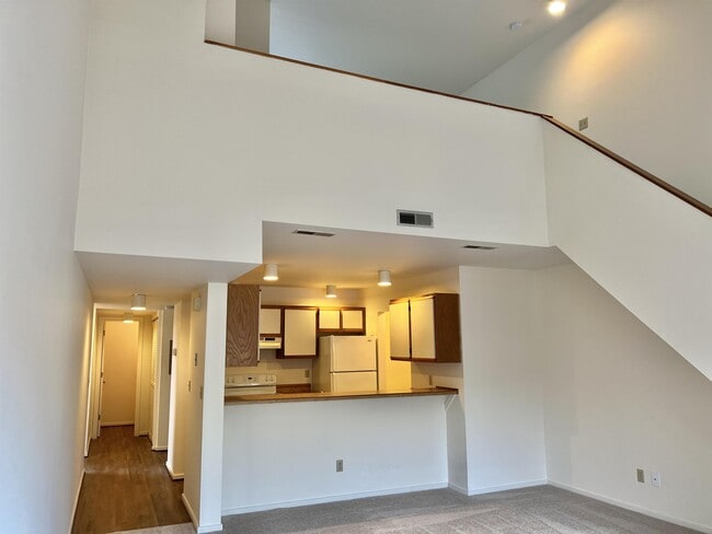 Building Photo - 1002 Linden Ave