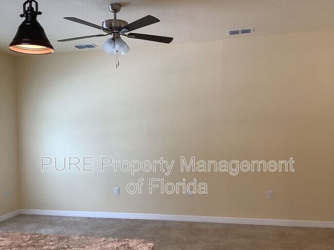 Building Photo - 1404 NW 18th Ave