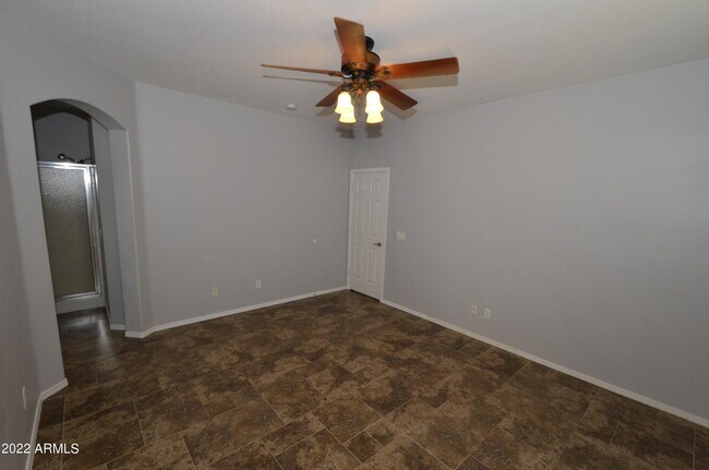 Building Photo - 4100 S Vineyard Ave