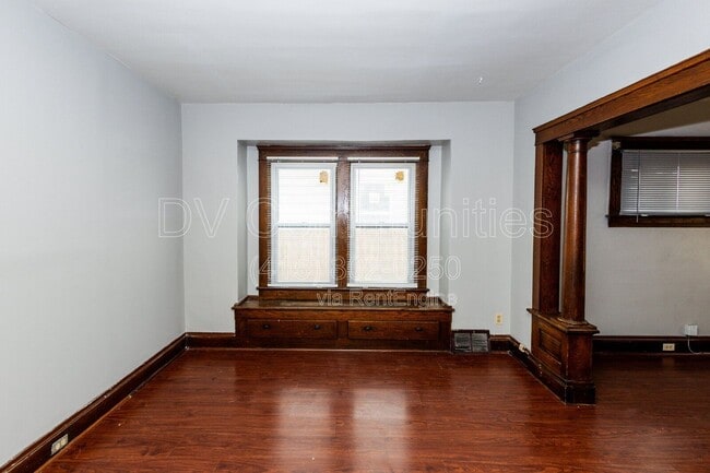 Building Photo - 3131 W 58th St