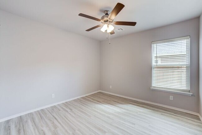 Building Photo - 4/2.5/2 New Construction Available Now!