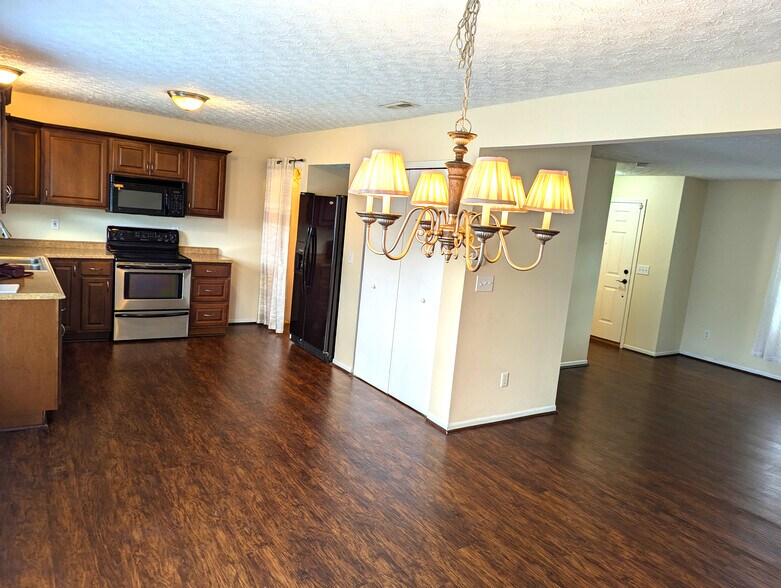 KItchen - 9146 Drum Plz