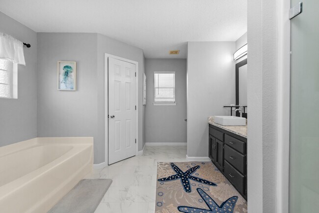 Building Photo - 2442 Raider Ln