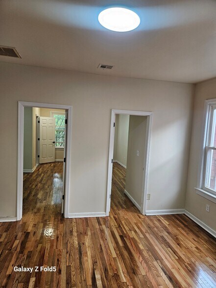 Building Photo - 144 Huntington Terrace