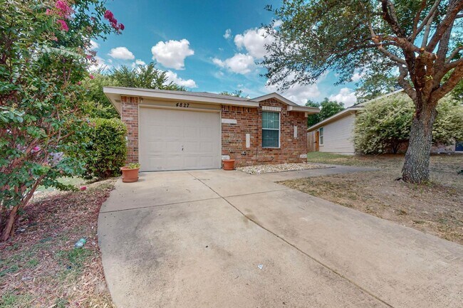 Primary Photo - Charming 3-Bedroom Home on Treed Cul-de-Sa...