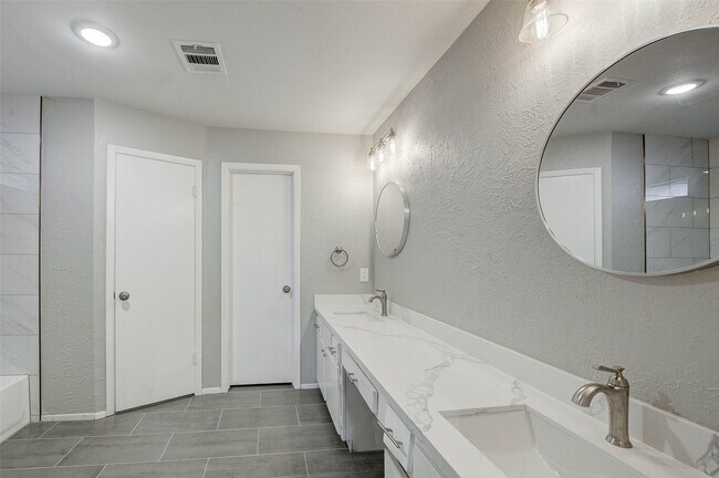 Building Photo - 5211 Sweetwind Ln