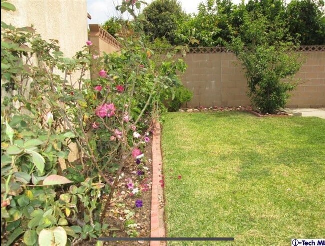 Building Photo - 1000 WESTMONT DR