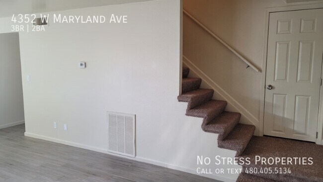 Building Photo - Remodeled 3 Bedroom Townhome off 43rd Ave ...