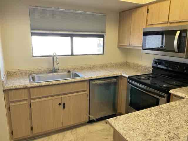 Building Photo - 8465 W Sahara Ave