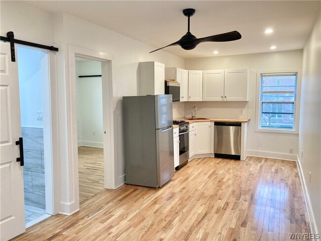 Building Photo - 56 Trinity Pl