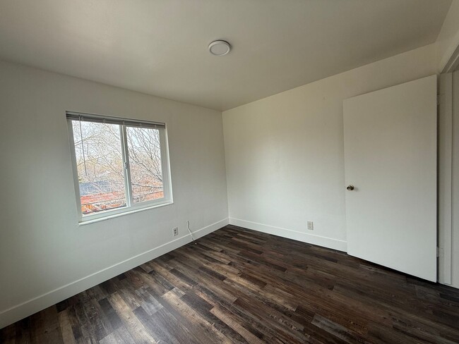 Building Photo - 1 Bedroom, 1 Bath in Midtown Reno!