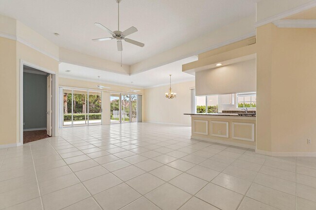 Building Photo - 9038 SE La Creek Ct