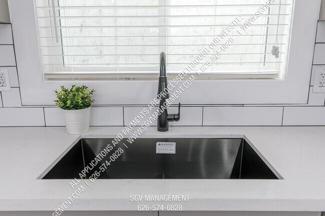 Building Photo - gra783