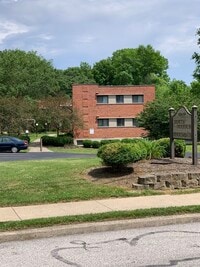 Building Photo - 1614 Beacon St