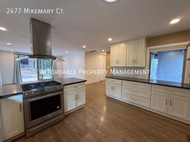 Building Photo - 2477 Mikemary Ct