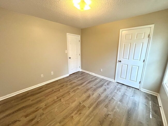 Building Photo - 132 Railroad Ridge Rd