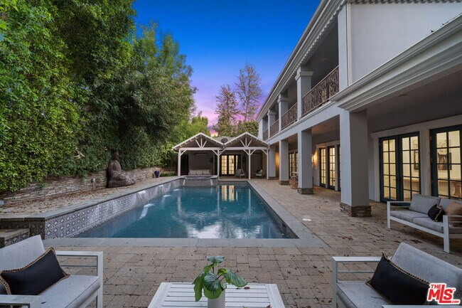 Building Photo - 4923 Amigo Ave