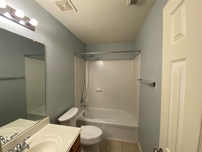 Building Photo - 6323 Bennington Springs Dr