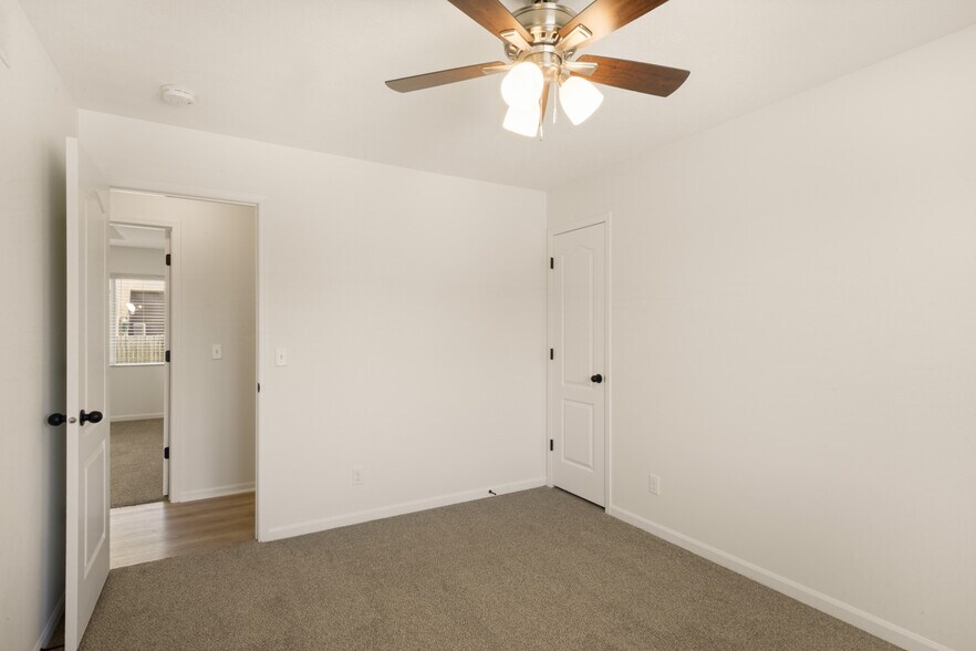 Building Photo - 13713 S 44th St