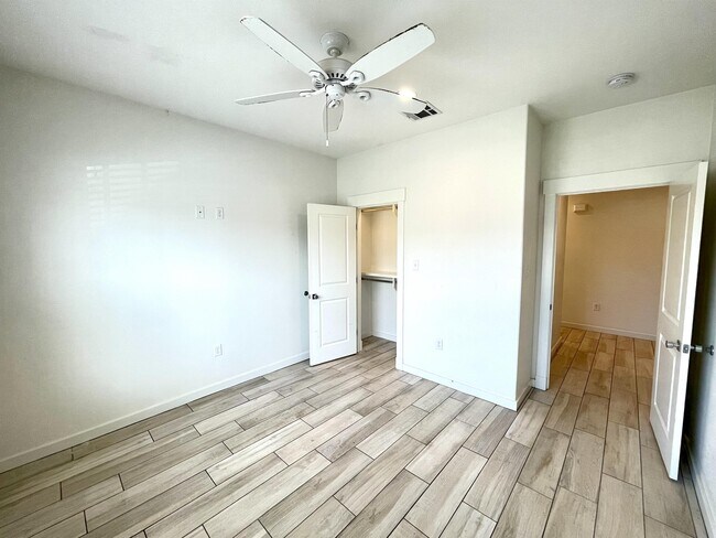 Building Photo - 613 E Center St