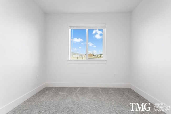 Building Photo - $500 off the 1st months rent! Apply Today!