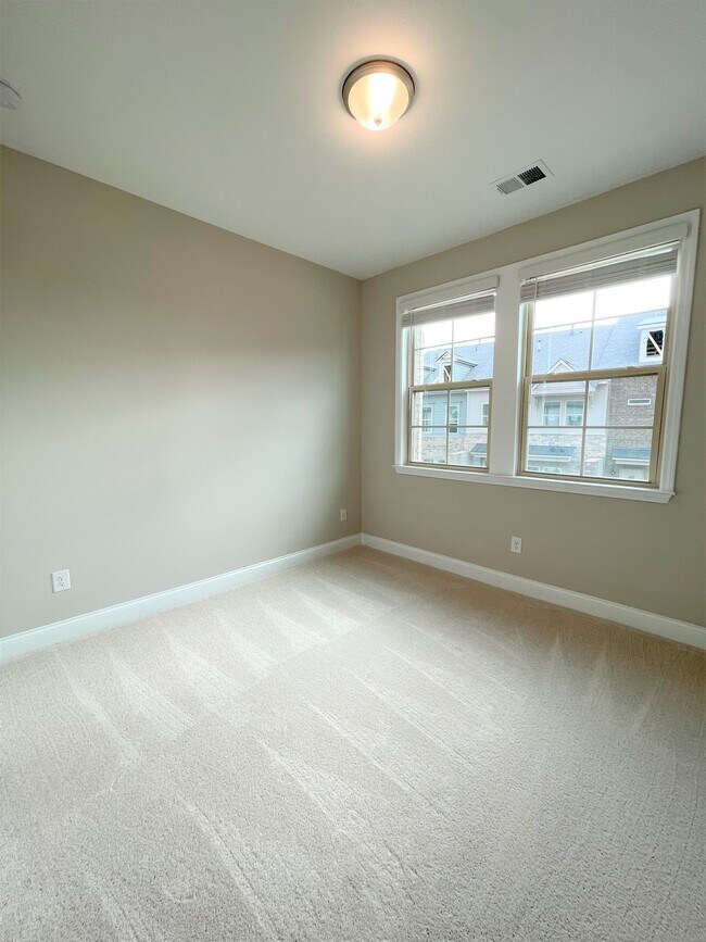 bedroom #1 - 3779 Duke Center Way