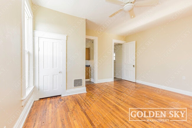 Building Photo - 900 1/2 West Main Street - NA