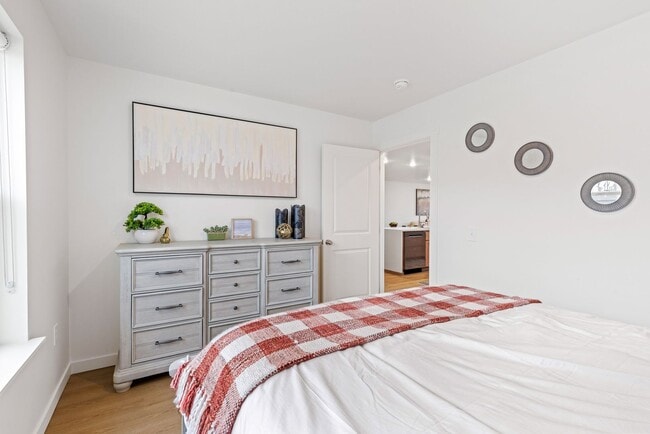 Building Photo - New Construction! Free first month rent