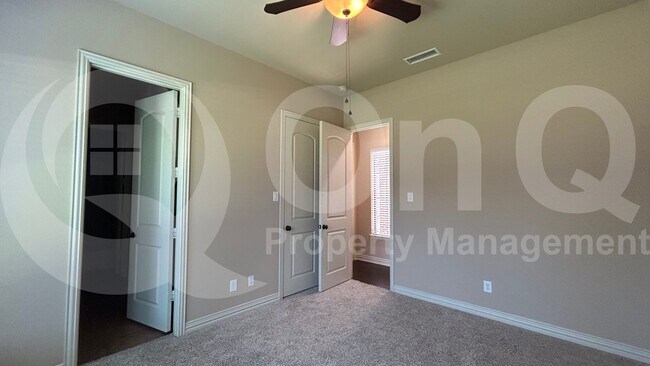 Building Photo - 4513 Cherokee Dr
