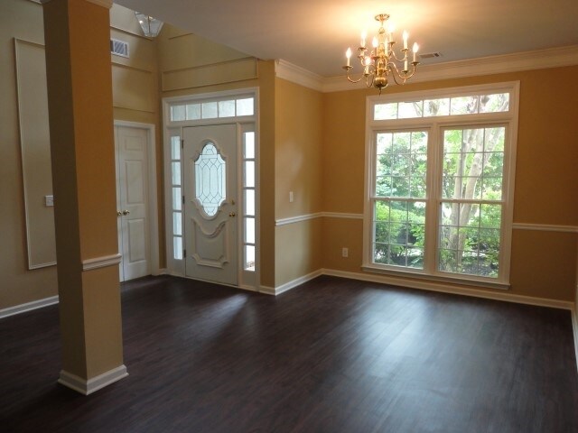 Building Photo - 1034 Chesterfield Place NW