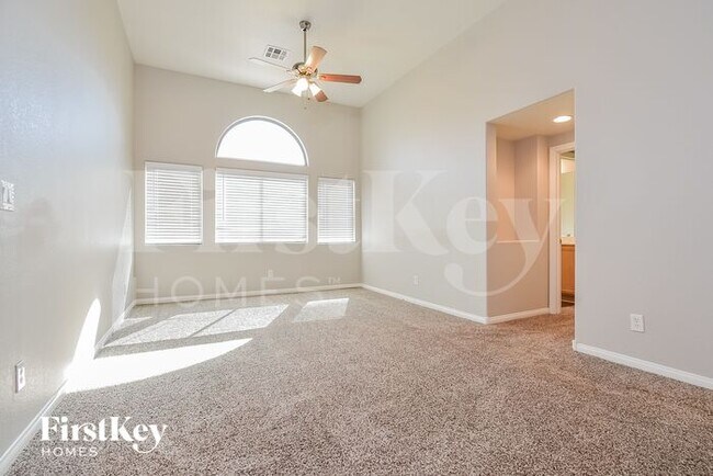 Building Photo - 5635 Tropic Breeze St