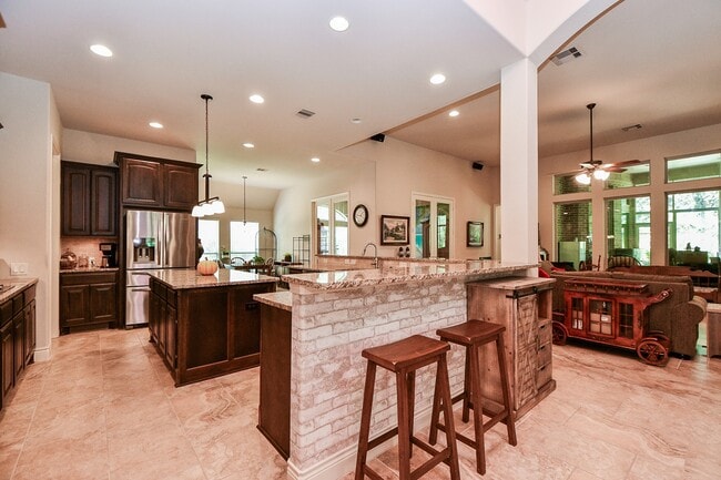 Building Photo - 23335 Robinson Pond Dr