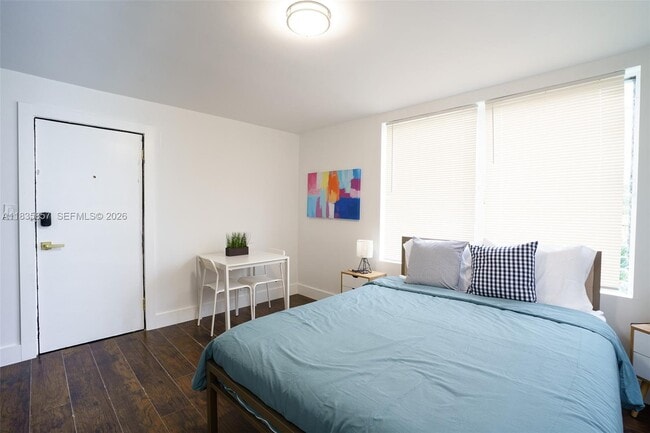 Building Photo - 444 Ponce de Leon Blvd