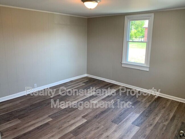 Building Photo - 510 Norwalk St