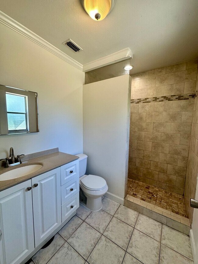 Building Photo - Charming 3-Bedroom Home in Apopka!