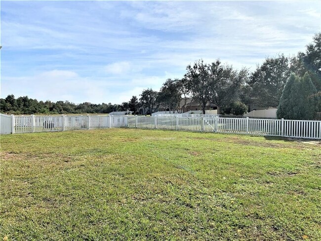 Building Photo - 10805 Australian Pine Dr