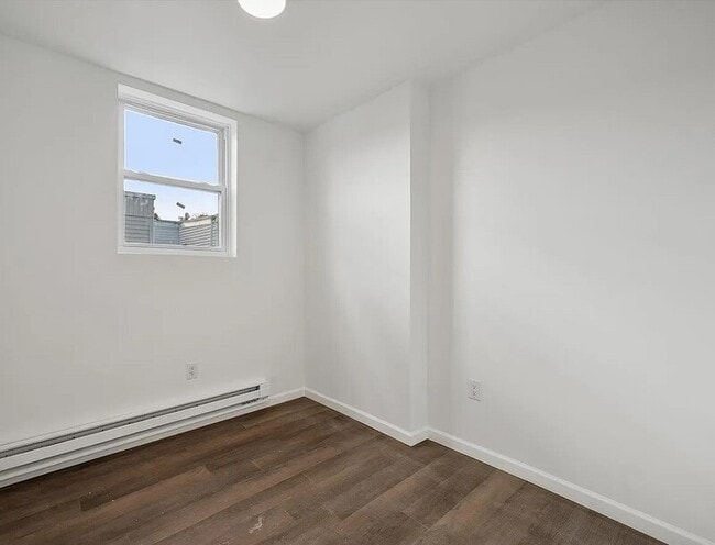 Building Photo - 2412 S Franklin St