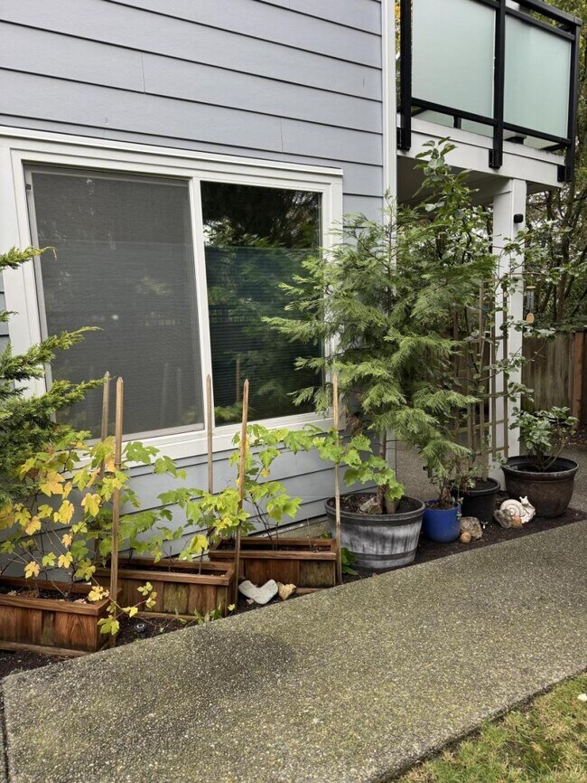 Building Photo - 1 bedroom in Edmonds WA 98026
