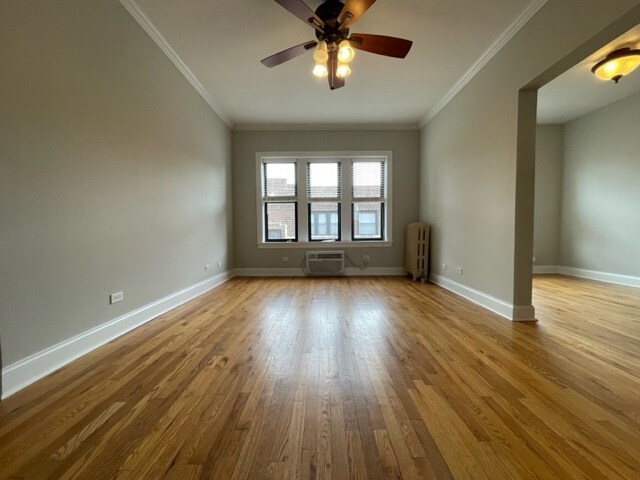 Building Photo - 742 W Addison St