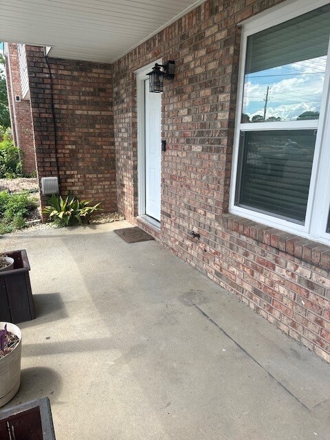Building Photo - Beautifully Remodeled 4Bed/2.5Bath Townhome