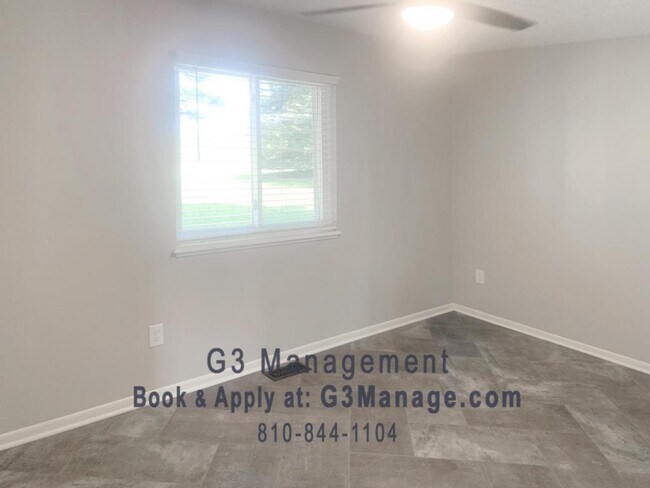 Building Photo - 570 E Marr Rd