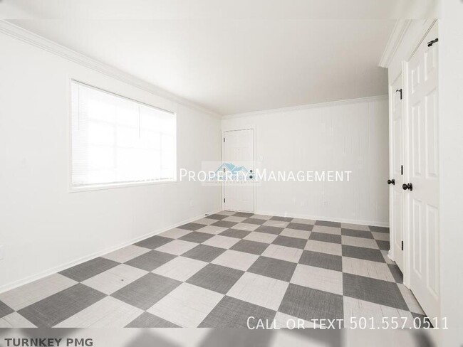 Building Photo - Great new Apartment in MacArthur Park Area...