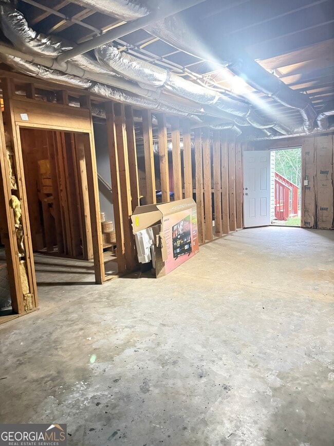 Building Photo - 564 Edgefield Way
